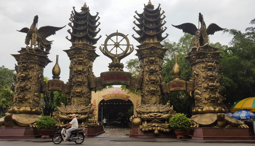 Tempel i Suoi tien park
