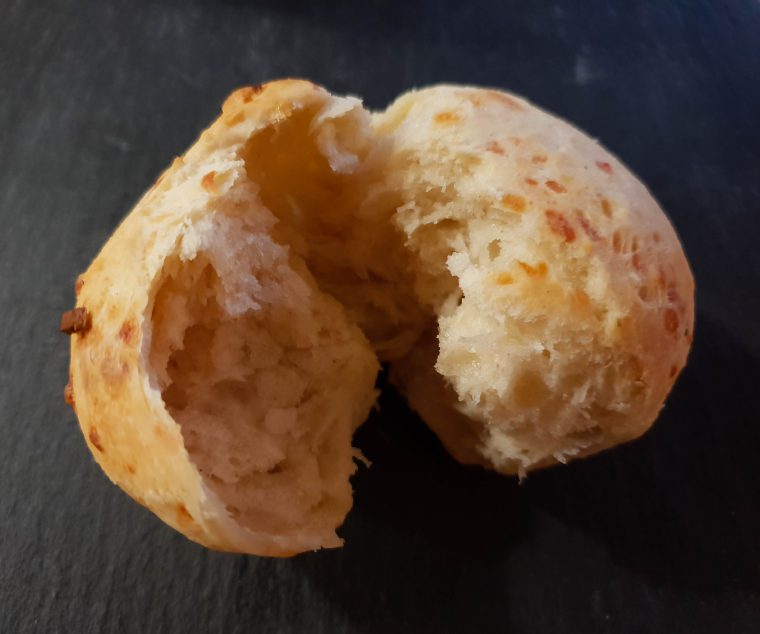 Ostemuffins med hvidløg