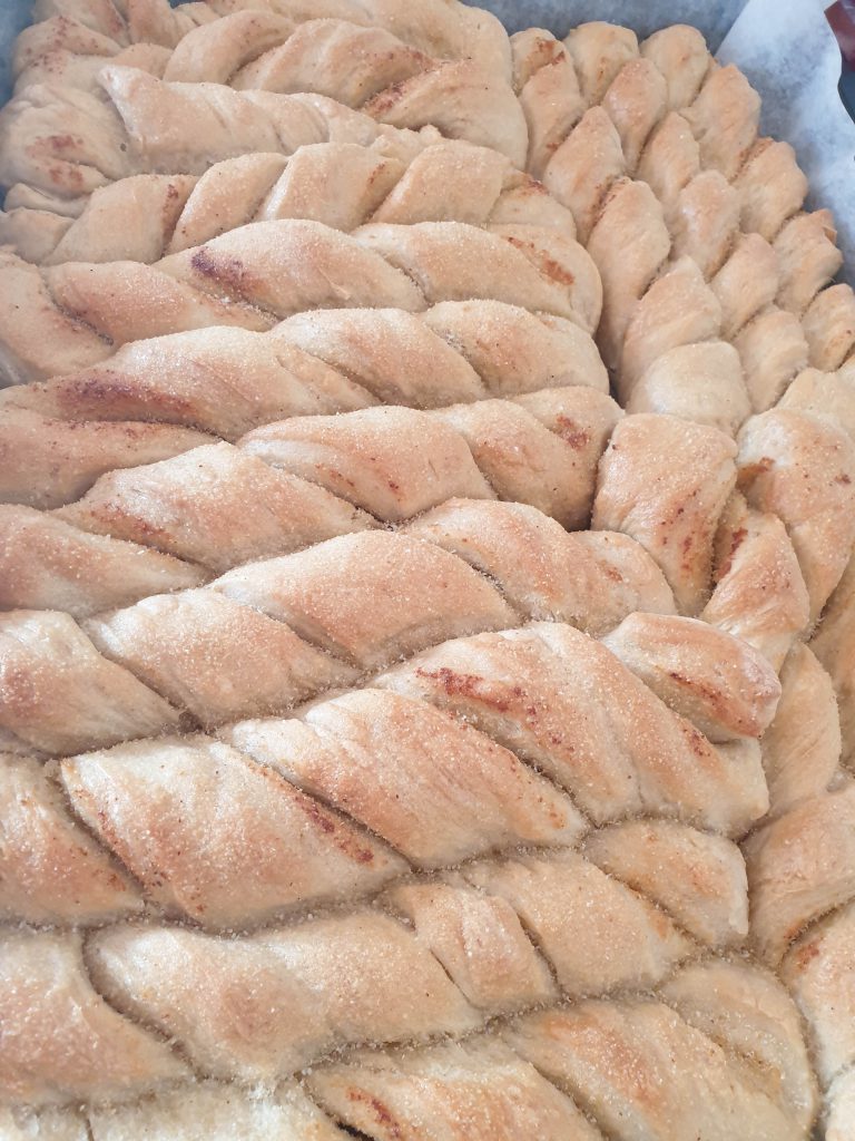 Hvidløgstwist brød1