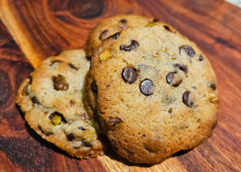 Cookies med pistacienødder og chokolade