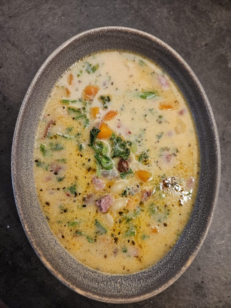 Italiensk suppe med pasta