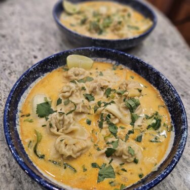 Thai karrysuppe med dumplings